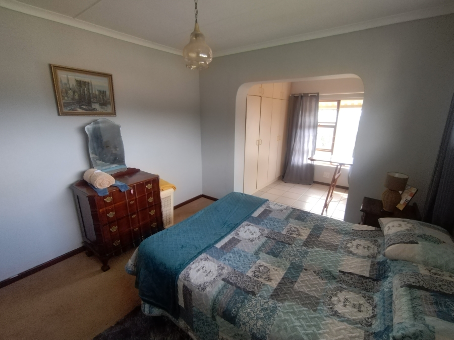 3 Bedroom Property for Sale in Wavecrest Eastern Cape